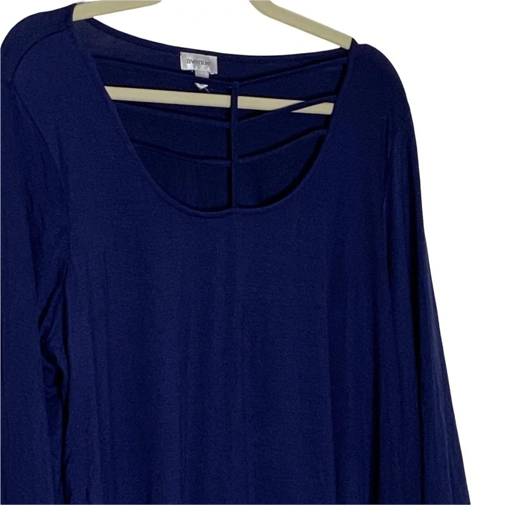 AVENUE Navy blue blouse. Long dolman sleeves. Size 14/16 - Picture 3 of 7